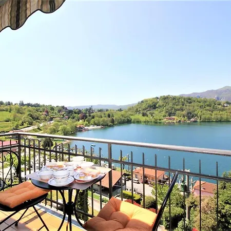 Apartament A Lovely Picture On The Lake Pettenasco